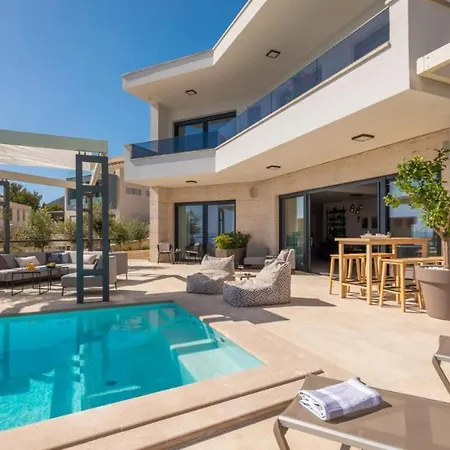 Mare Villa